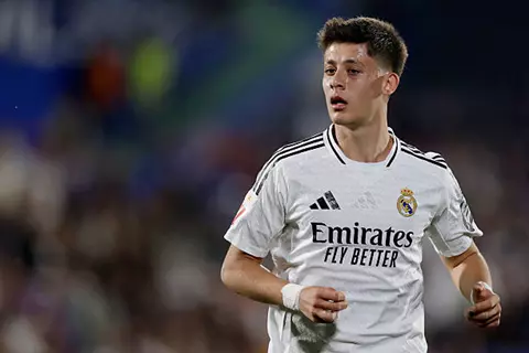 تشيلسي يستهدف جوهرة ريال مدريد